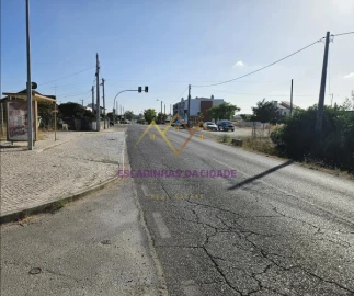 Terreno para Venda em Sarilhos Grandes