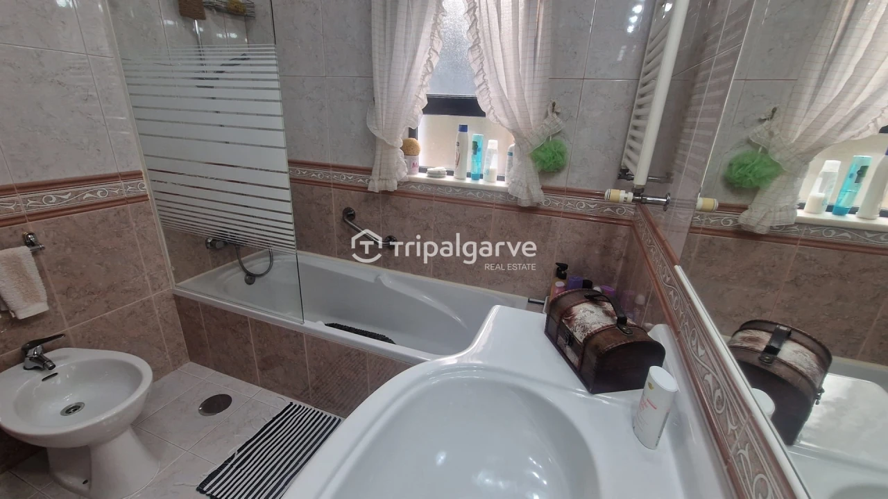 Apartamento T4 para Venda em Portimão Foto 36