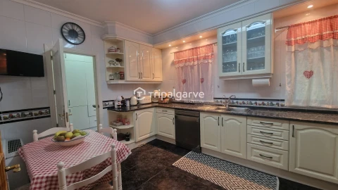 Apartamento T4 para Venda em Portimão