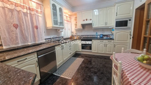 Apartamento T4 para Venda em Portimão