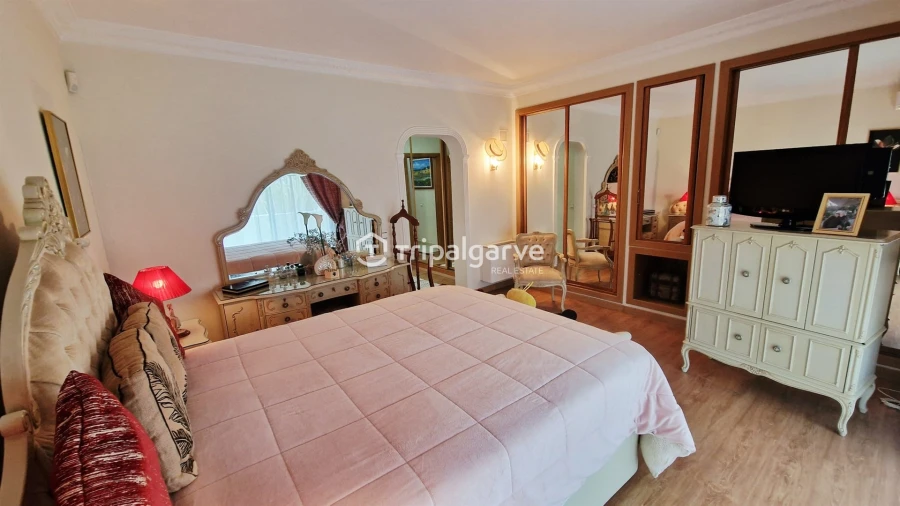 Apartamento T4 para Venda em Portimão Foto 24