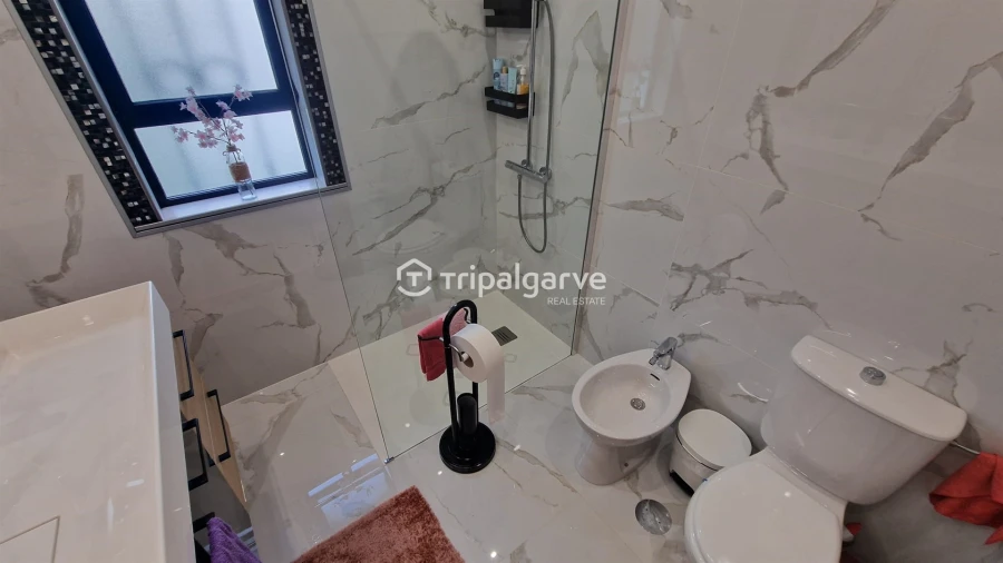 Apartamento T4 para Venda em Portimão Foto 37