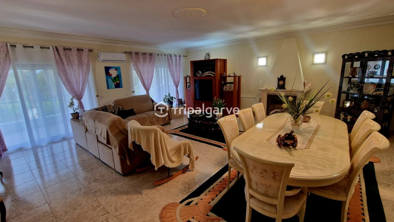 Apartamento T4 para Venda em Portimão Foto 12