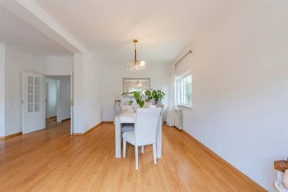 Moradia T4 para Arrendamento em Alcabideche