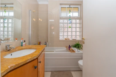 Moradia T4 para Arrendamento em Alcabideche