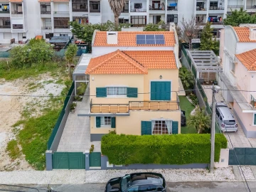 Moradia T4 para Arrendamento em Alcabideche