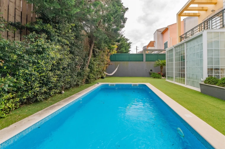 Moradia T4 para Arrendamento em Alcabideche Foto 3