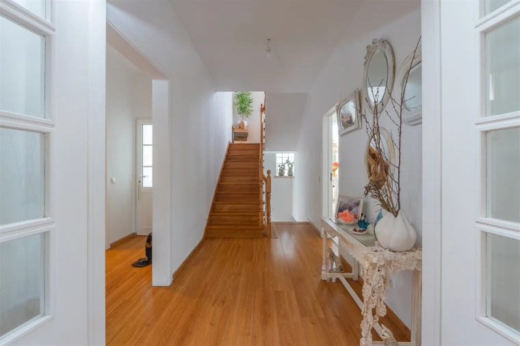 Moradia T4 para Venda em Alcabideche Foto 8