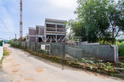 Moradia T3 para Venda em Carreiras (São Miguel) e Carreiras (Santiago)