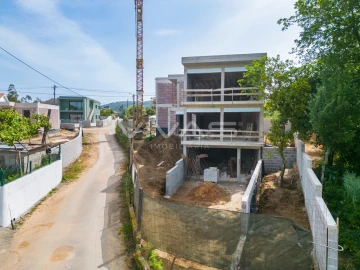 Moradia T3 para Venda em Carreiras (São Miguel) e Carreiras (Santiago)