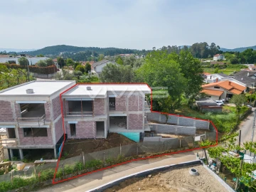 Moradia T3 para Venda em Carreiras (São Miguel) e Carreiras (Santiago)