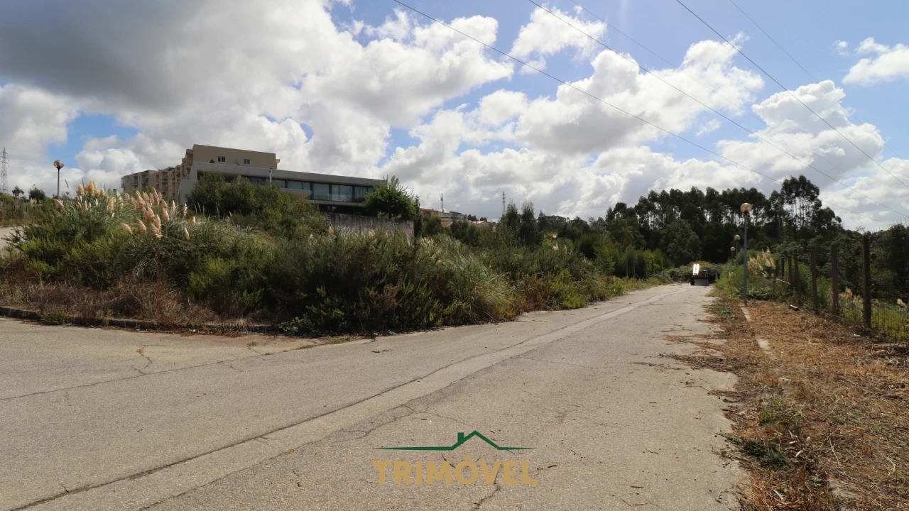 Terreno para Venda em Santa Maria da Feira, Travanca, Sanfins e Espargo Foto 1
