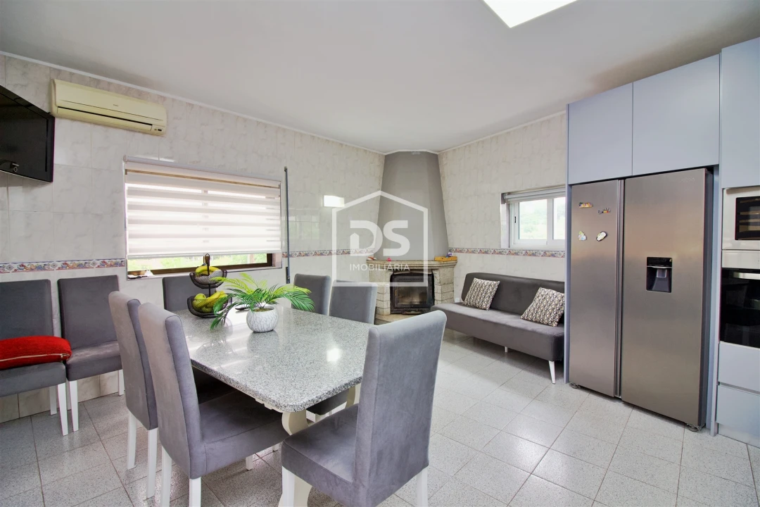 Moradia T5 para Venda em Caide de Rei Foto 5