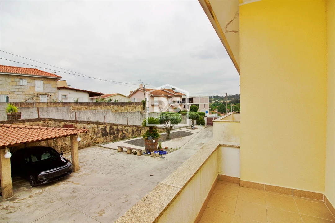 Moradia T5 para Venda em Caide de Rei Foto 17