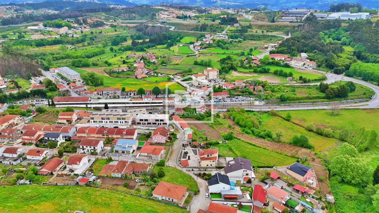 Moradia T5 para Venda em Caide de Rei Foto 49