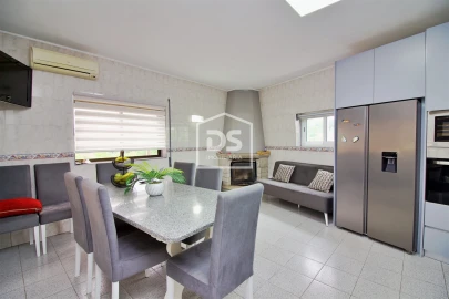 Moradia T5 para Venda em Caide de Rei