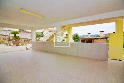 Moradia T5 para Venda em Caide de Rei
