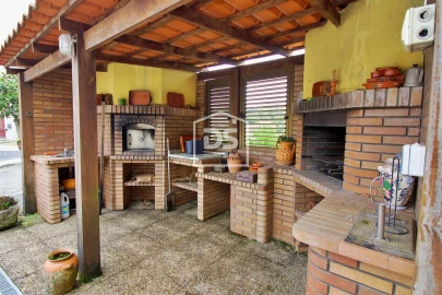 Moradia T5 para Venda em Caide de Rei