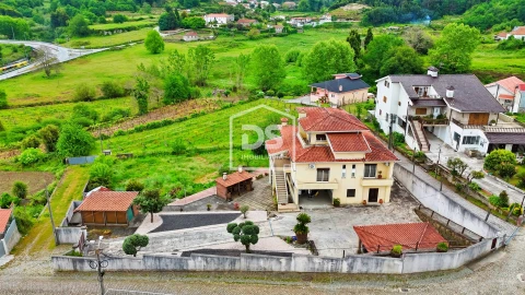 Moradia T5 para Venda em Caide de Rei