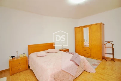 Moradia T5 para Venda em Caide de Rei