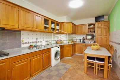 Moradia T5 para Venda em Caide de Rei