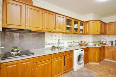 Moradia T5 para Venda em Caide de Rei