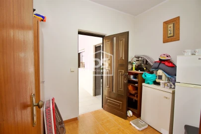 Moradia T5 para Venda em Caide de Rei