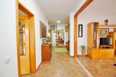 Moradia T5 para Venda em Caide de Rei