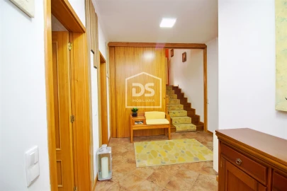 Moradia T5 para Venda em Caide de Rei