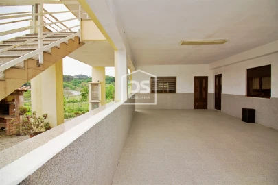 Moradia T5 para Venda em Caide de Rei