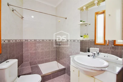 Moradia T5 para Venda em Caide de Rei