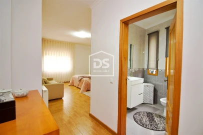 Moradia T5 para Venda em Caide de Rei