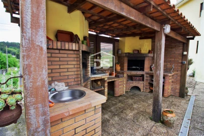 Moradia T5 para Venda em Caide de Rei