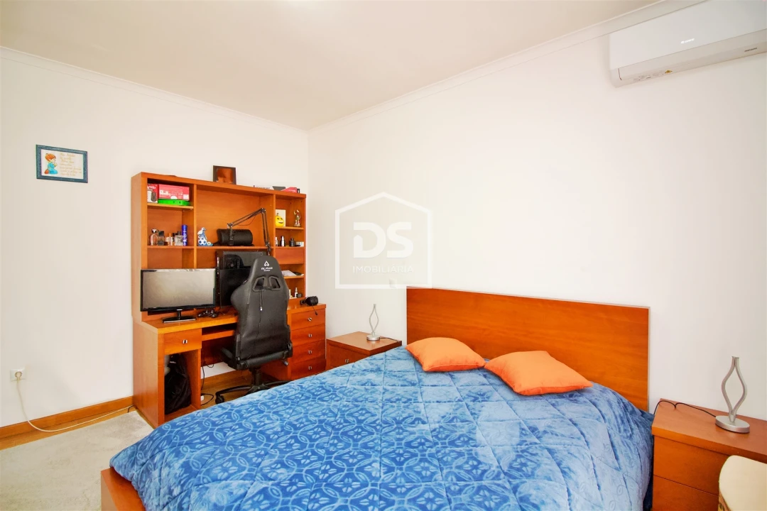 Moradia T5 para Venda em Caide de Rei Foto 15