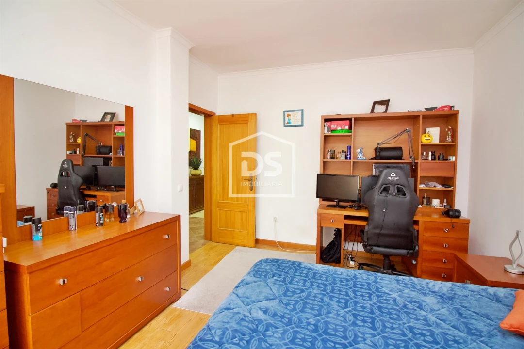 Moradia T5 para Venda em Caide de Rei Foto 16
