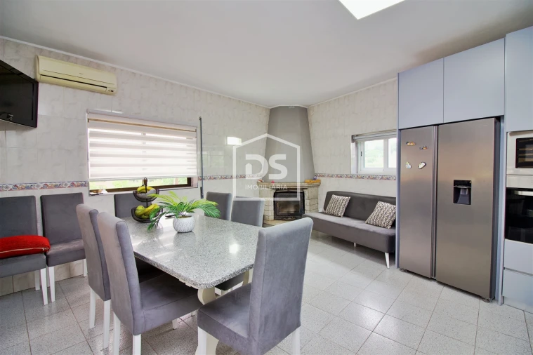 Moradia T5 para Venda em Caide de Rei Foto 5