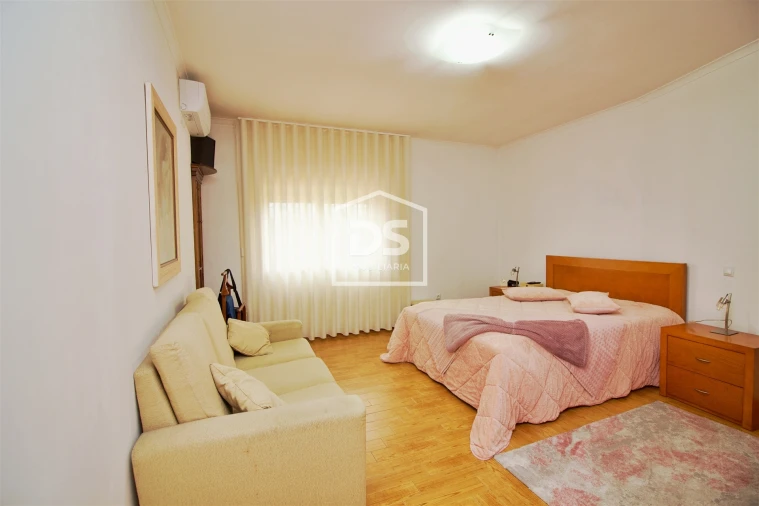 Moradia T5 para Venda em Caide de Rei Foto 23