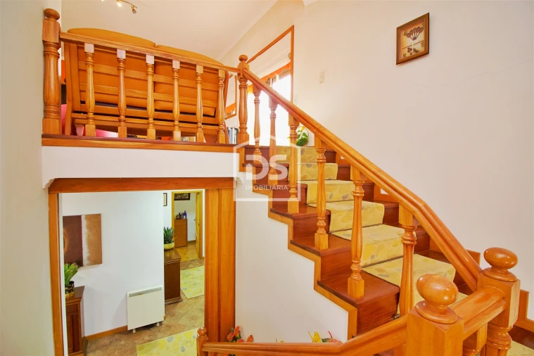 Moradia T5 para Venda em Caide de Rei Foto 30