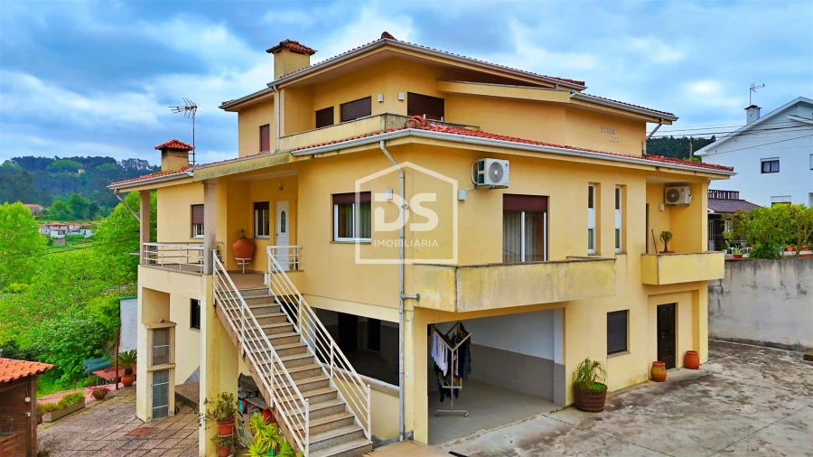 Moradia T5 para Venda em Caide de Rei Foto 47