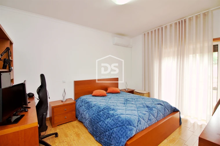 Moradia T5 para Venda em Caide de Rei Foto 14