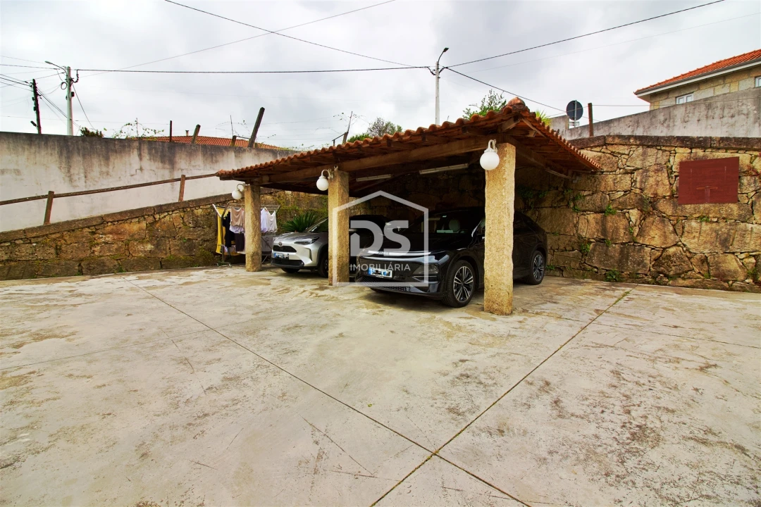 Moradia T5 para Venda em Caide de Rei Foto 46