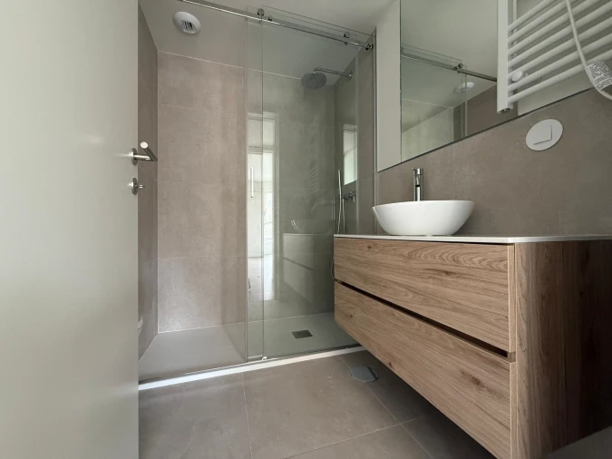 Apartamento T1 para Arrendamento em Ramalde Foto 8