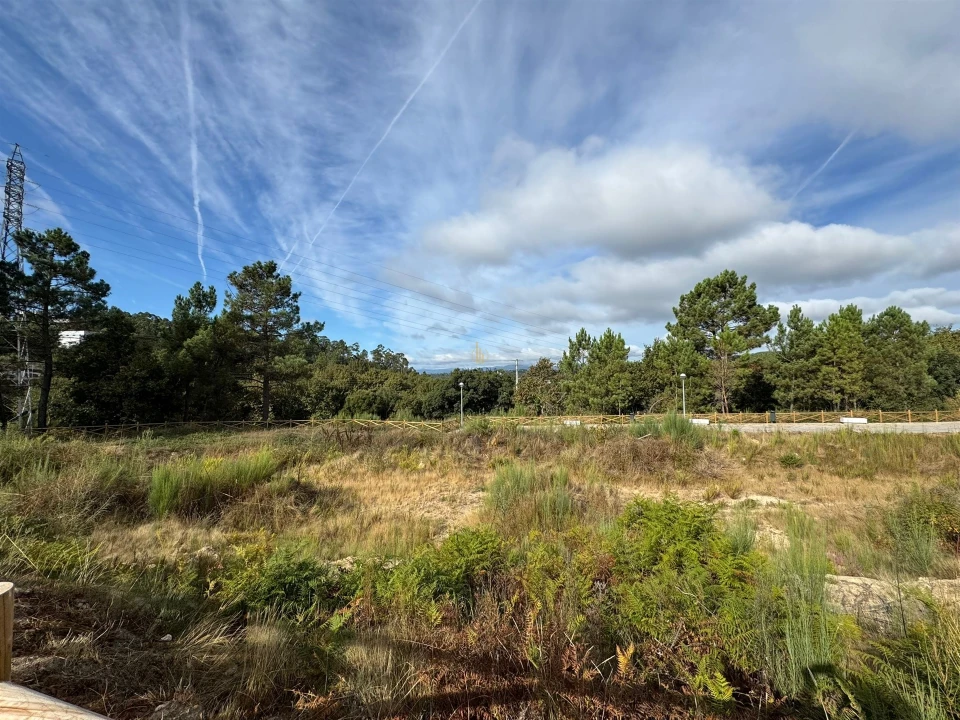 Terreno para Venda em Abraveses Foto 1
