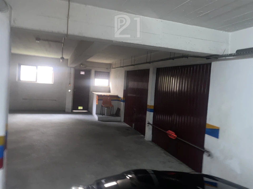 Garagem para Venda em Agualva e Mira-Sintra Foto 3