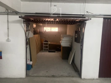 Garagem para Venda em Agualva e Mira-Sintra