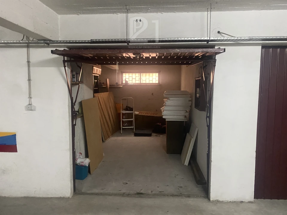 Garagem para Venda em Agualva e Mira-Sintra Foto 1