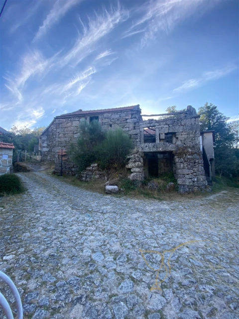 Moradia T0 para Venda em Castro Laboreiro e Lamas de Mouro