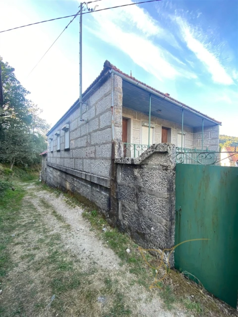Moradia T0 para Venda em Castro Laboreiro e Lamas de Mouro