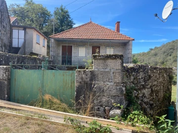 Moradia T0 para Venda em Castro Laboreiro e Lamas de Mouro