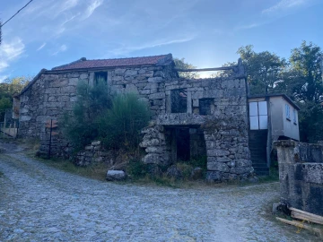 Moradia T0 para Venda em Castro Laboreiro e Lamas de Mouro
